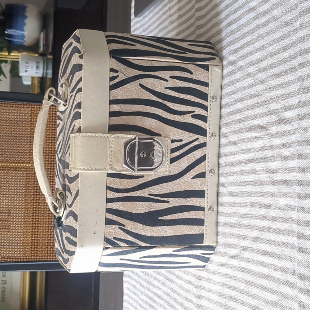 Jewelry case